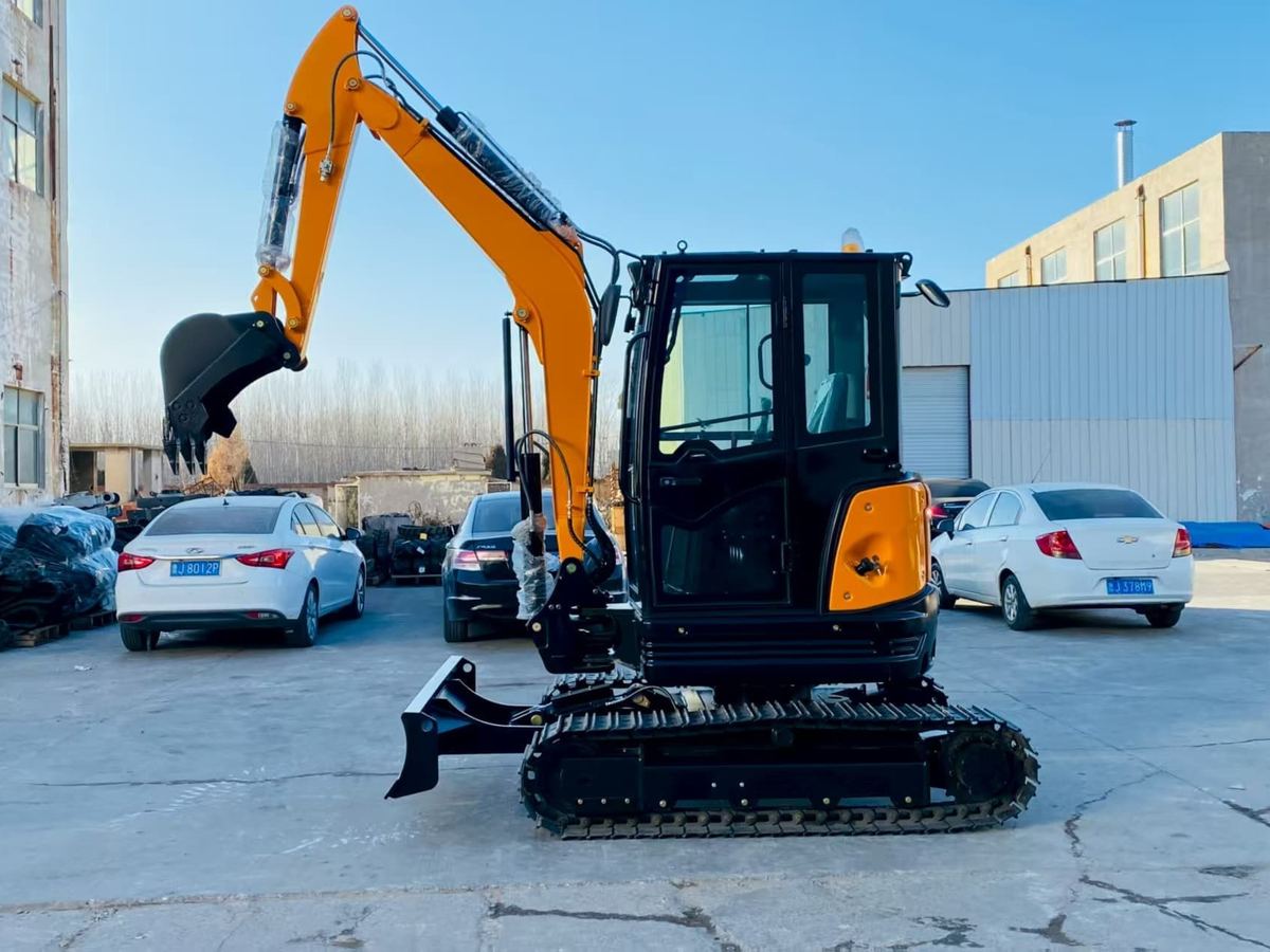 HG-35 3.5Ton Compact Excavator 3