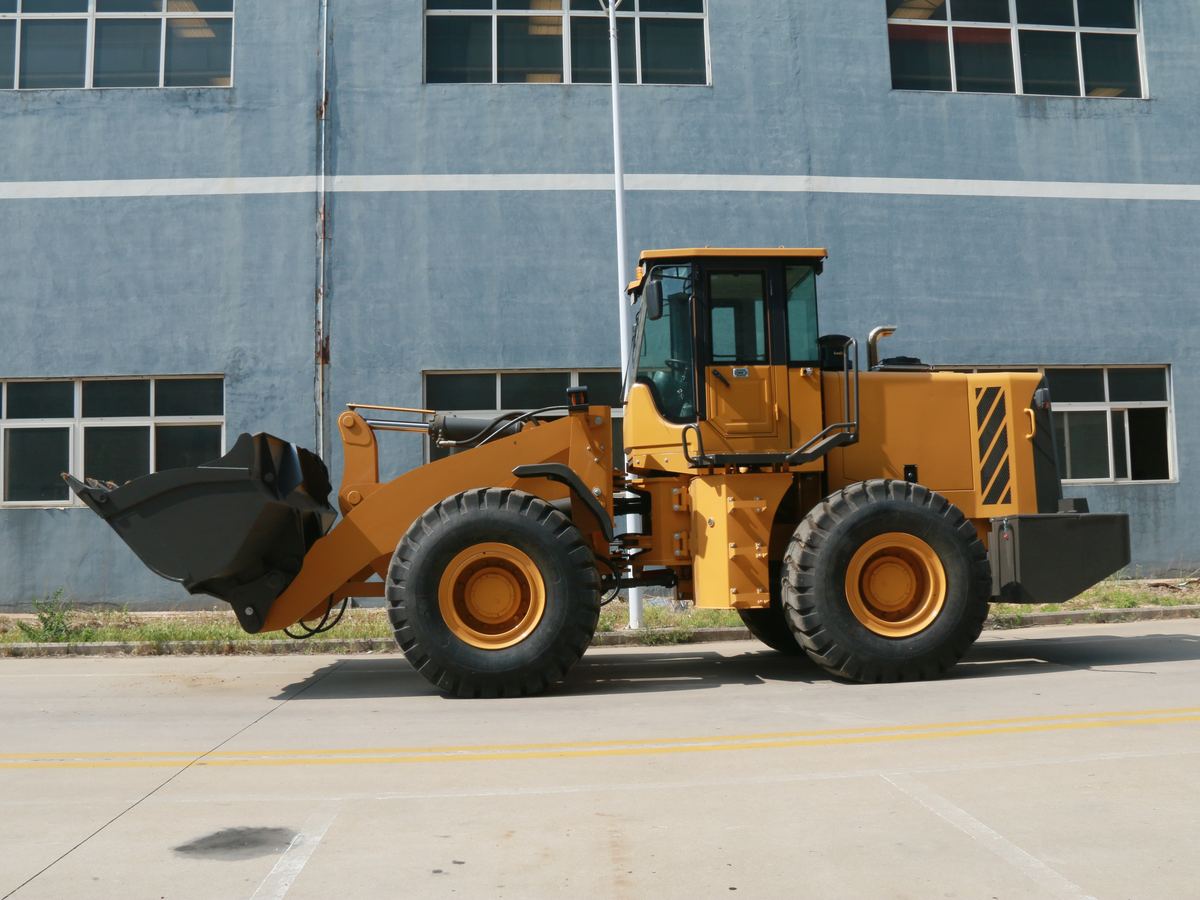 HG-953 5000kg Telescopic Loader 2