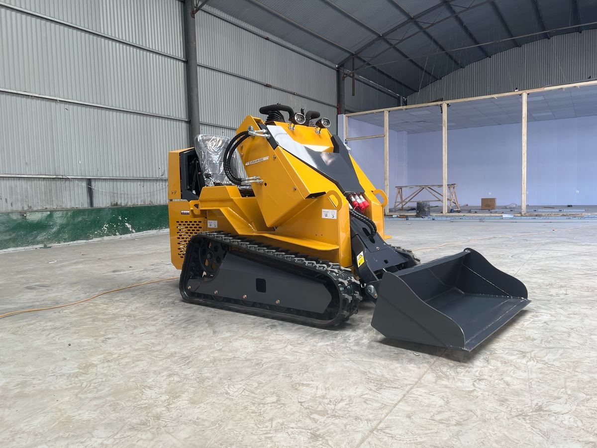 HG-300 Seat-mounted tracked skid steer loader