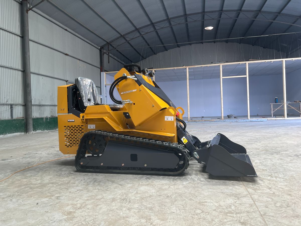 HG-300 Seat-mounted tracked skid steer loader 2