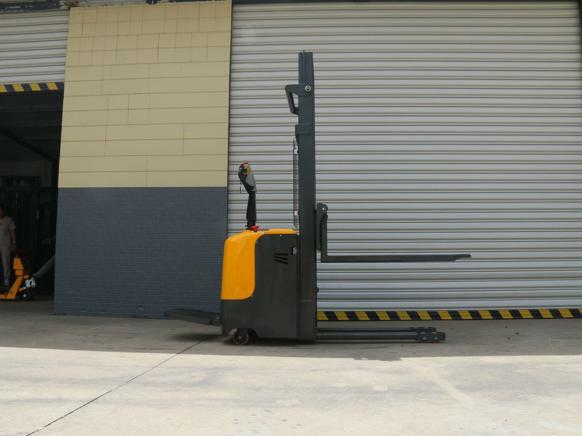 HG-CDD20 2Ton Electric Pallet Stacker 3